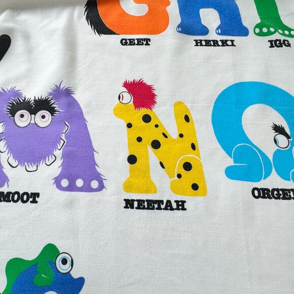 Vintage 80s Alpha Critters flat/top sheet, twin size bed, juvenile TV series - Picture 9 of 10